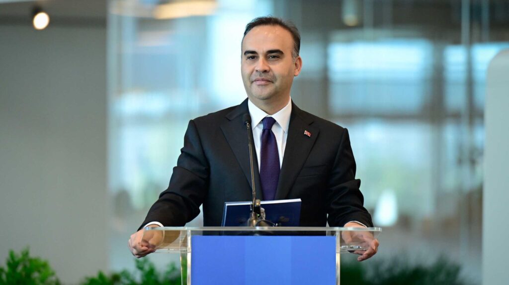 bakan-kacir-asil-buyuk-basari-hikayesini-daha-yeni-yaziyoruz-sH3FKRsY