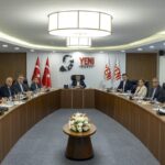 yeni-partide-fon-kriz-masasi-toplantisi-ozgur-ozel-baskanliginda-yapildi-tEexl2xe
